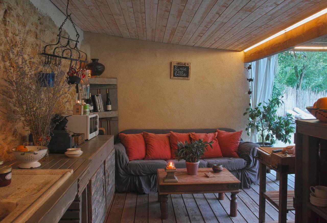 Bed and Breakfast Le Moulin De Picaud Grans Экстерьер фото