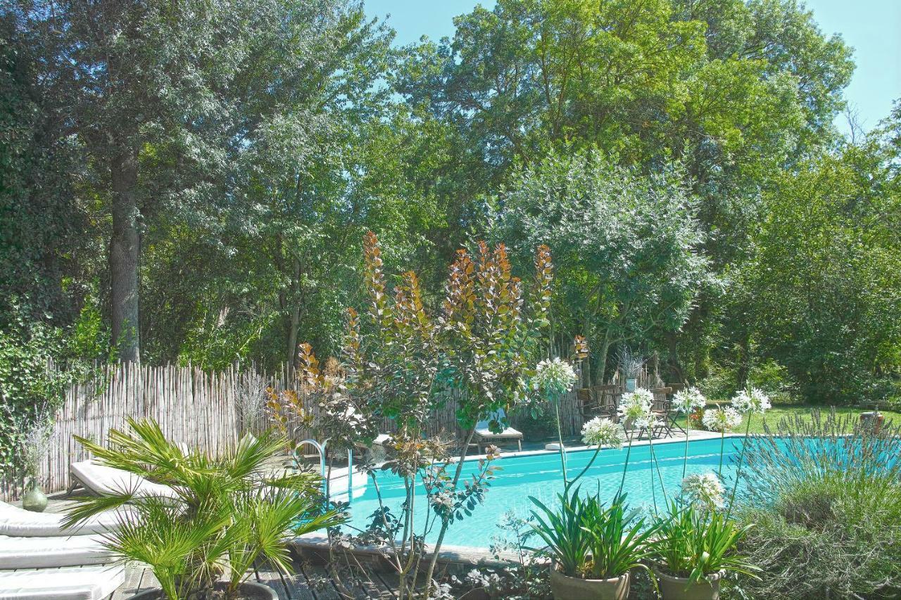 Bed and Breakfast Le Moulin De Picaud Grans Экстерьер фото