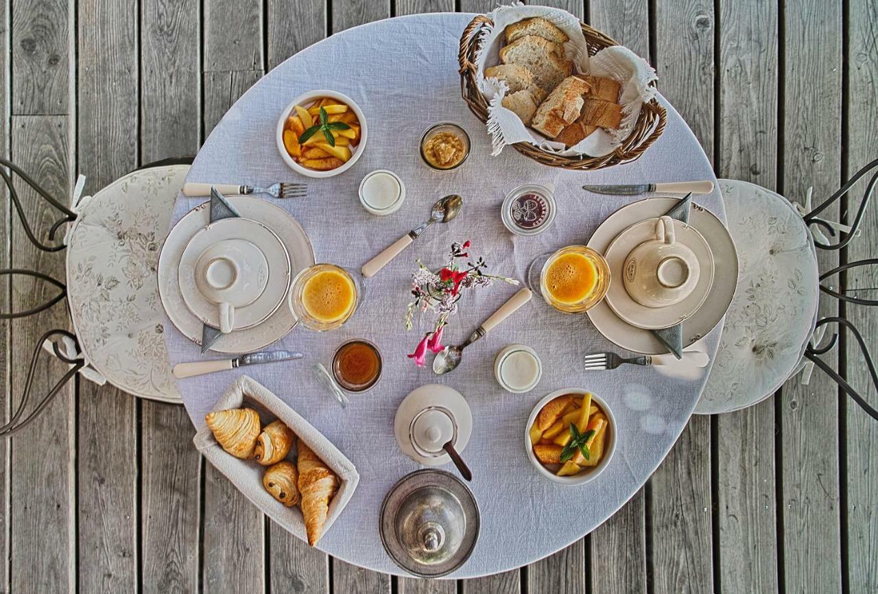 Bed and Breakfast Le Moulin De Picaud Grans Экстерьер фото
